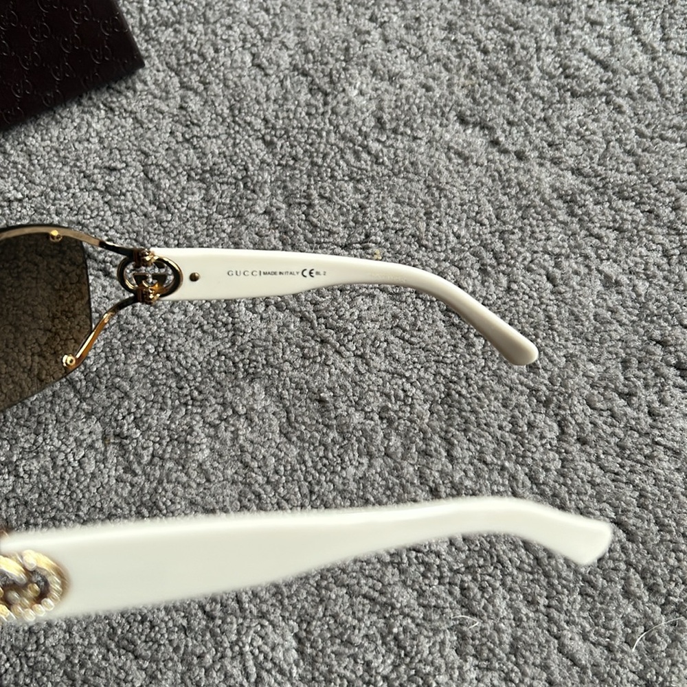 Gucci white sunglasses - Picture 4 of 5